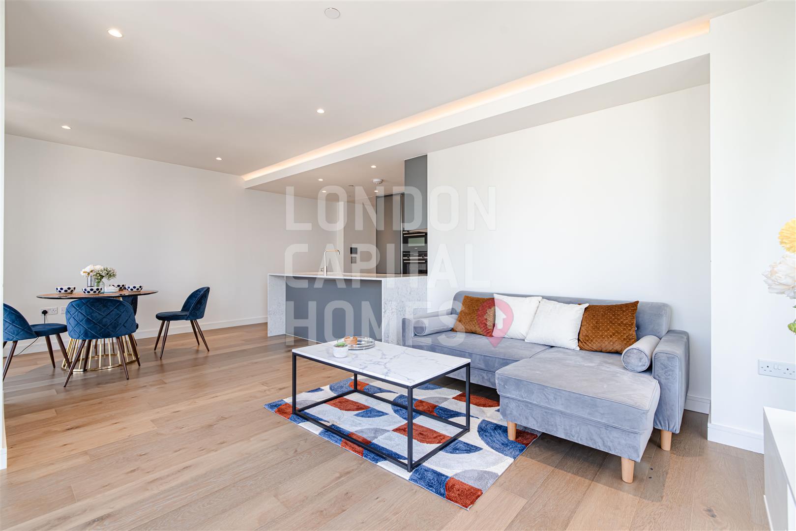2 bed property in Hampton Tower, Marsh Wall, London